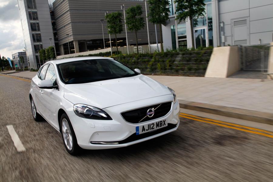  Volvo V40 2012 года  (фото 18 из 183)